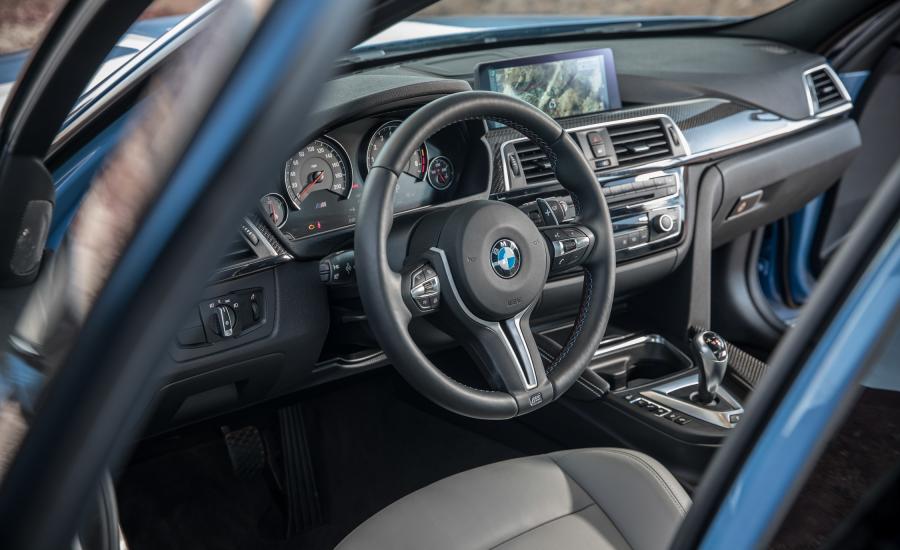 Панель приборов BMW M3 Competition Package 2016 года  (NA) (фото 2 из 5)